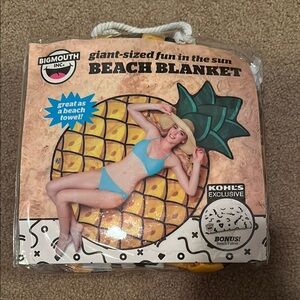 BigMouth Inc. Pineapple Beach Blanket